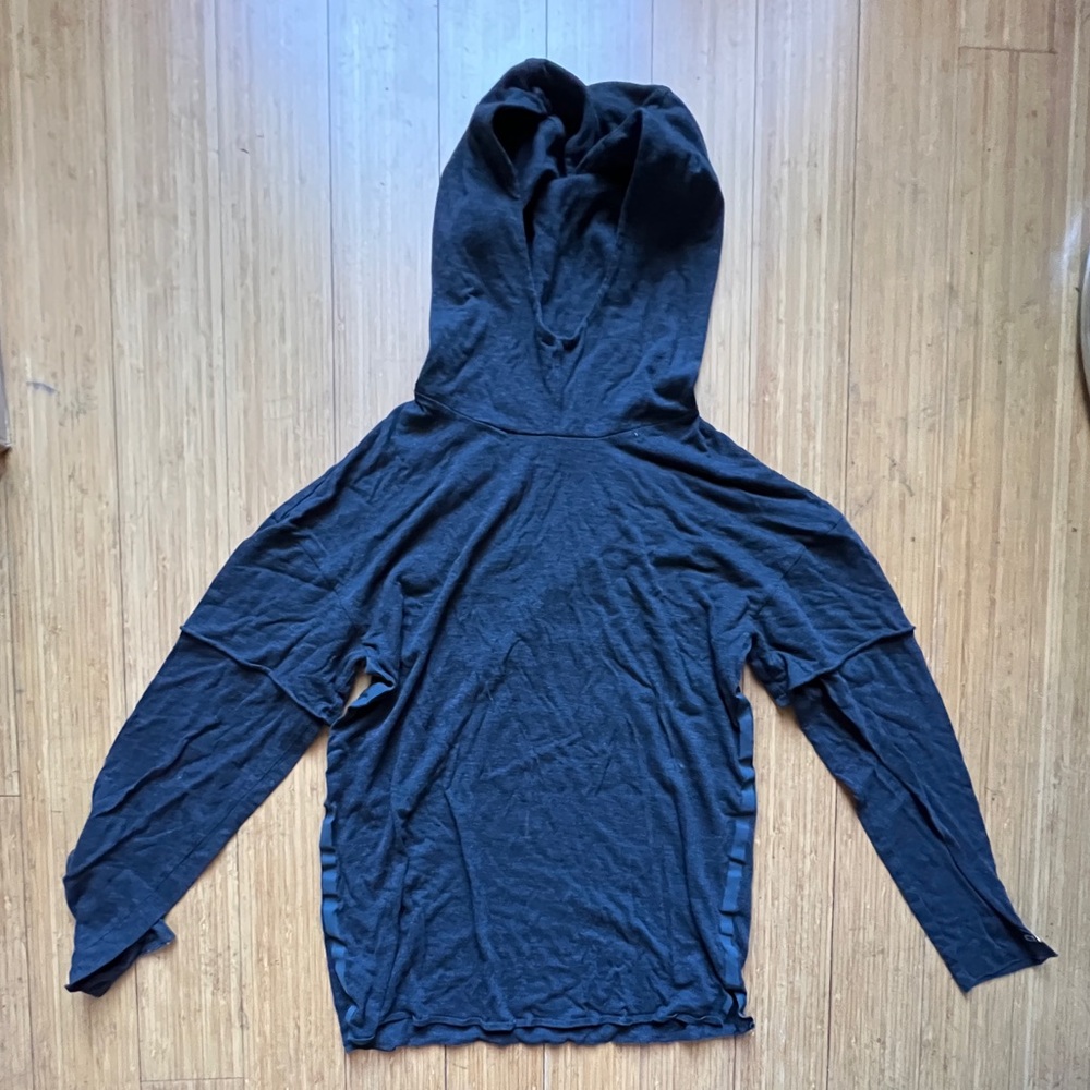 alo light pullover hoodie